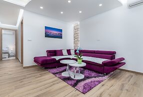 Apartment 1882