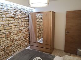 Apartment 1882