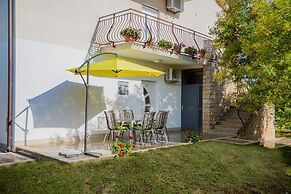 Apartment 1882