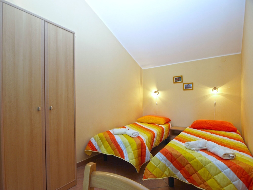 Apartment 1895
