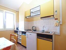 Apartment 1895