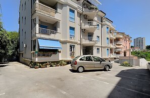 Apartment 1910