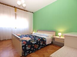 Apartment 1922