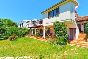 Apartment 1925