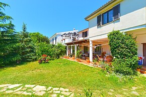 Apartment 1925