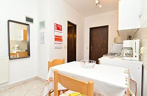 Apartment 1925