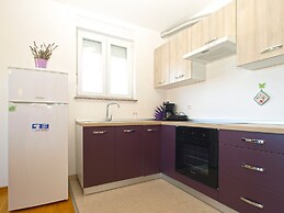 Apartment 1932