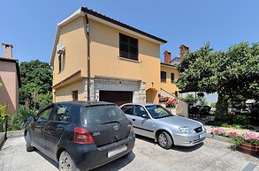 Apartment 1933
