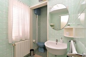 Apartment 1933