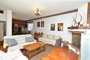 Apartment 1950