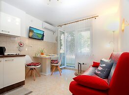 Apartment 1951
