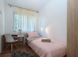 Apartment 1951