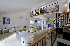 Apartment 1955