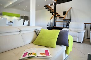 Apartment 1955