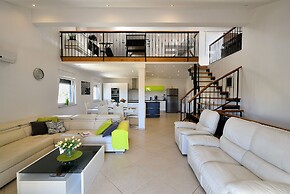 Apartment 1955