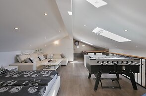 Apartment 1955