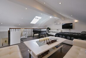 Apartment 1955
