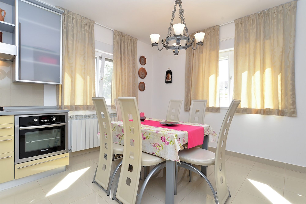 Apartment 1966