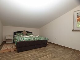 Apartment 1975