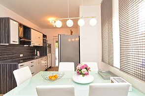 Apartment 1977