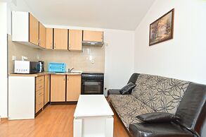 Apartment 1985