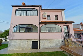 Apartment 1986