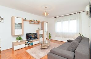 Apartment 1987