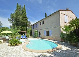Villa in Frejus With Pool Near Beach