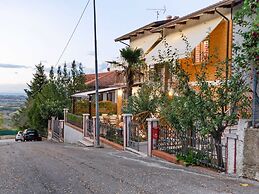 Belvilla by OYO Pleasant Apartment With Courtyard