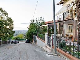 Belvilla by OYO Pleasant Apartment With Courtyard