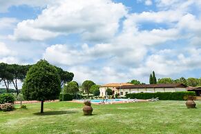 Bucine Hideaway With Pool