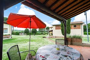 Bucine Hideaway With Pool