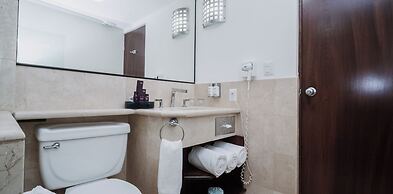 HS HOTSSON Hotel Tampico