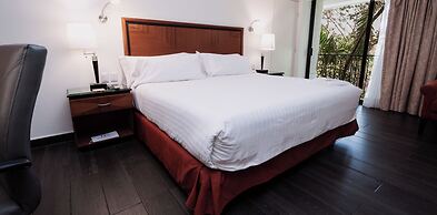 HS HOTSSON Hotel Tampico