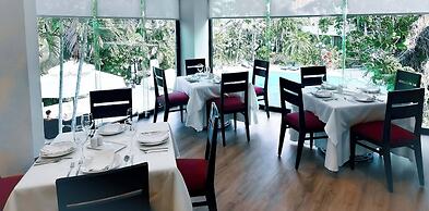 HS HOTSSON Hotel Tampico