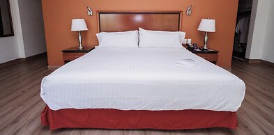 HS HOTSSON Hotel Tampico