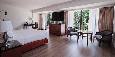 HS HOTSSON Hotel Tampico
