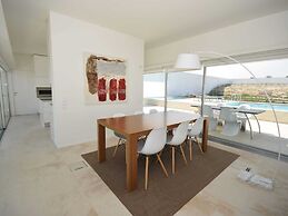 Morden Archictectural Villa In Lisbon