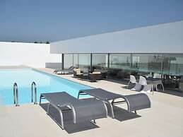 Morden Archictectural Villa In Lisbon