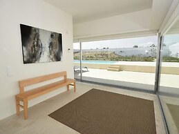 Morden Archictectural Villa In Lisbon