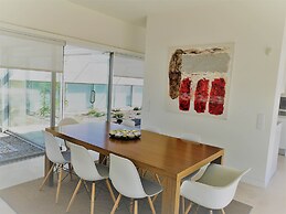 Morden Archictectural Villa In Lisbon