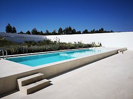 Morden Archictectural Villa In Lisbon