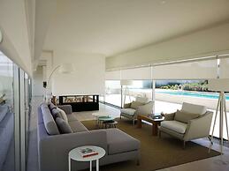 Morden Archictectural Villa In Lisbon