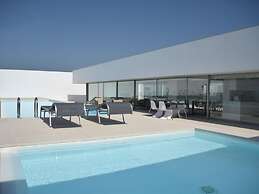 Morden Archictectural Villa In Lisbon