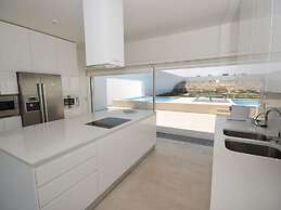 Morden Archictectural Villa In Lisbon