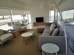 Morden Archictectural Villa In Lisbon