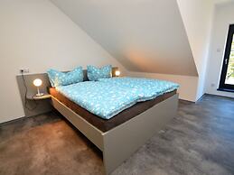 Cozy Forest Adventure Stay