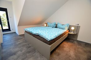 Cozy Forest Adventure Stay