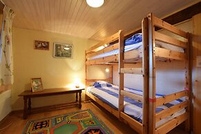Comfortable Cottage Near Lake Cherapont