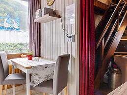 Rustic Holiday Home With Balcony